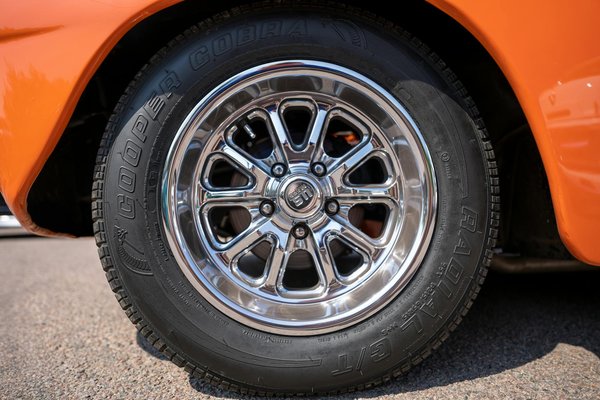 Conosci le normative essenziali per guidare la tua moto all'estero: una guida pratica.